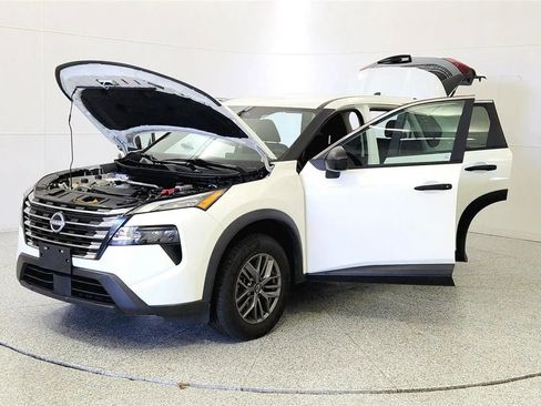 Used 2024 Nissan Rogue S FWD image 10