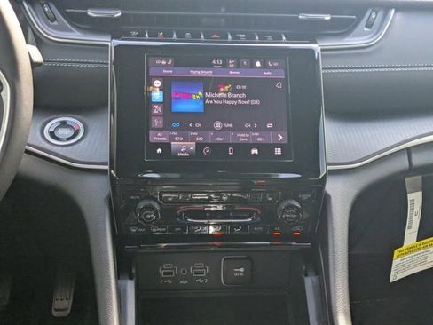 New 2025 Jeep Grand Cherokee Altitude RWD image 15