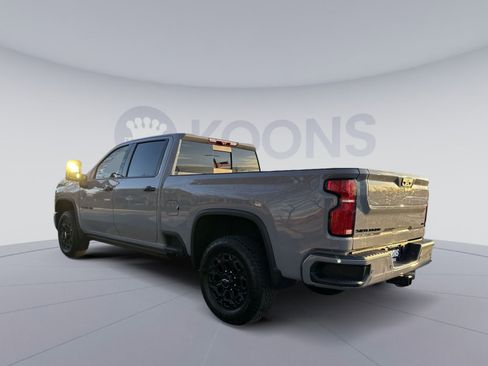 Used 2024 Chevrolet Silverado 2500 LTZ w/ LTZ Plus Package image 2