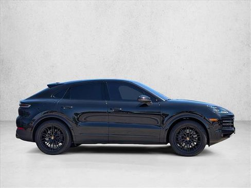 Used 2025 Porsche Cayenne Coupe AWD/4WD image 4