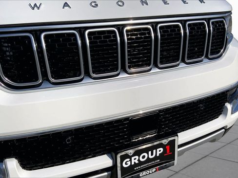Used 2024 Jeep Wagoneer Series II w/ Flexible Seating Group RWD image 29