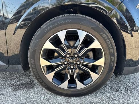 Used 2022 Kia Carnival EX FWD image 9