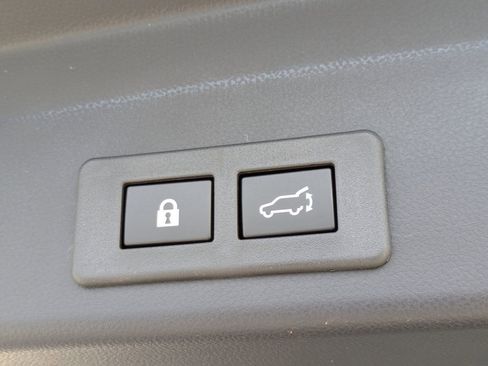 Used 2025 Subaru Ascent Bronze Edition image 13