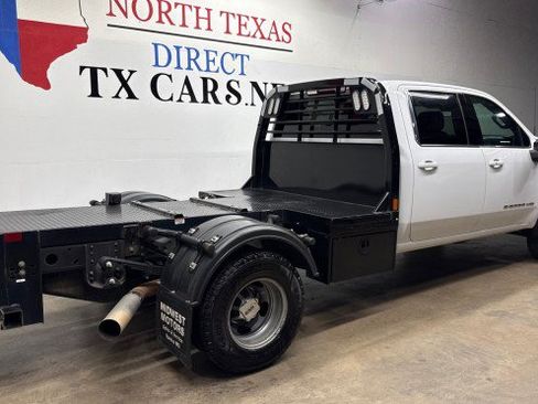 Used 2025 GMC Sierra 3500 SLE w/ SLE Convenience Package AWD/4WD image 5