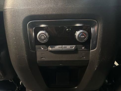 Used 2025 GMC Yukon XL Denali image 34