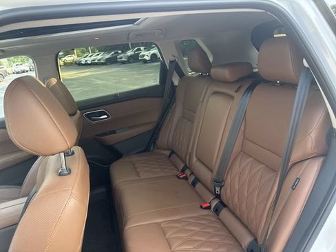 Used 2025 Nissan Rogue Platinum w/ Platinum Premium Package FWD image 14