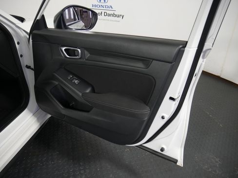 Used 2023 Honda Civic Sport image 6