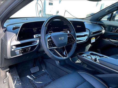 New 2026 Cadillac Lyriq Sport image 9