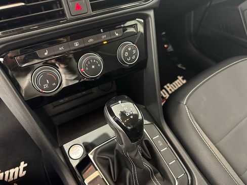 Used 2023 Volkswagen Taos SE image 18