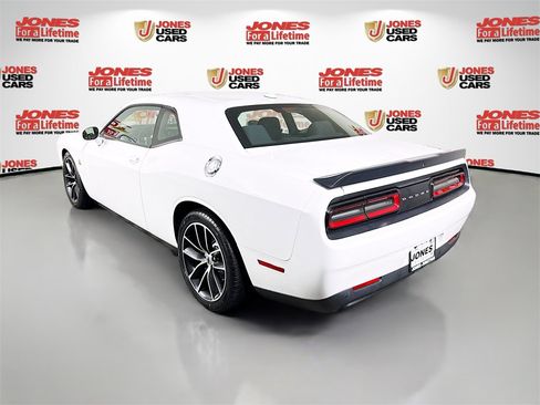 Used 2017 Dodge Challenger R/T Scat Pack image 2