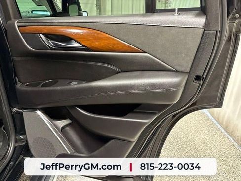 Used 2020 Cadillac Escalade Premium Luxury AWD/4WD image 24