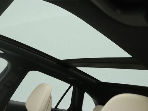 New 2026 Mercedes-Benz GLC 300 image 11