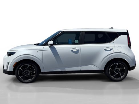 Used 2023 Kia Soul EX FWD image 2