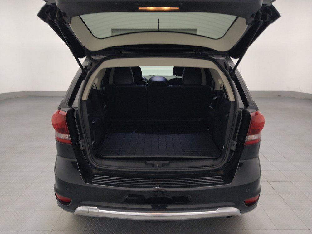 Used 2018 Dodge Journey Crossroad w/ Nav & Sun Group FWD image 29
