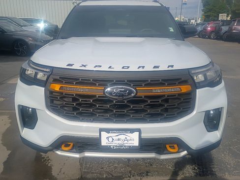 Used 2026 Ford Explorer Tremor w/ Tremor Ultimate Package AWD/4WD image 3