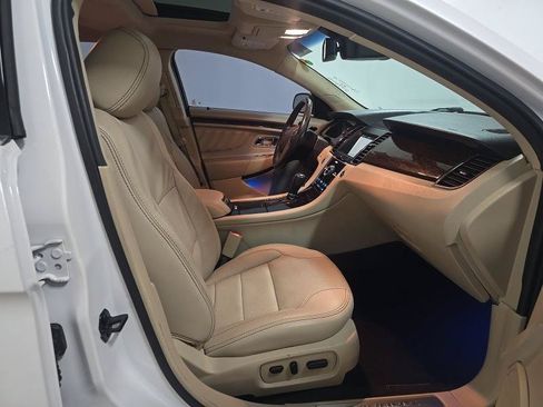 Used 2019 Ford Taurus Limited FWD image 12