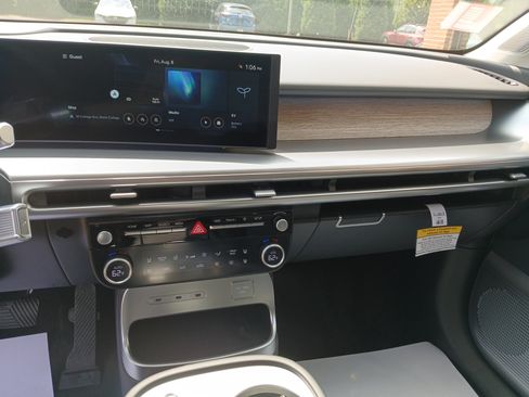 New 2026 Hyundai Ioniq 9 Limited image 25