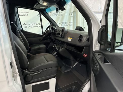 New 2025 Mercedes-Benz Sprinter 2500 image 10