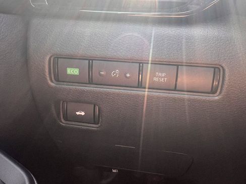 Used 2024 Nissan Sentra SV FWD image 23