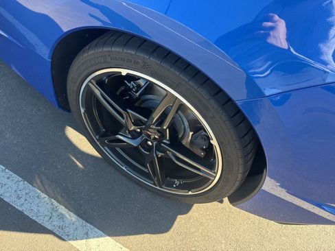 Used 2022 Chevrolet Corvette Stingray Convertible w/ Z51 Performance Package image 7