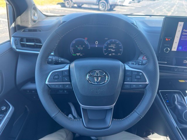 New 2026 Toyota Sienna XLE Woodland Edition AWD/4WD image 24