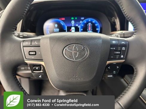 Used 2023 Toyota Crown Platinum image 29