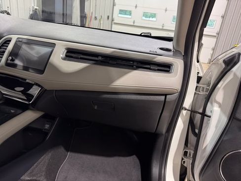 Used 2022 Honda HR-V EX image 23