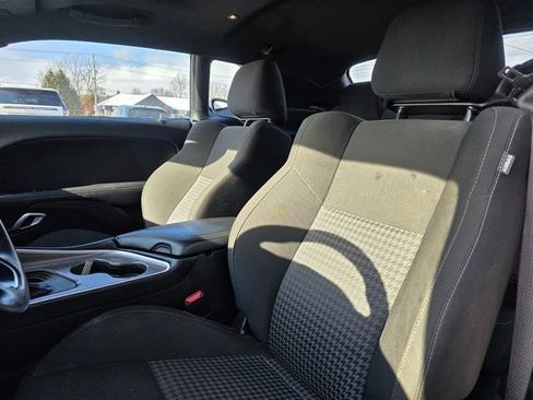 Used 2022 Dodge Challenger R/T w/ Blacktop Package image 8