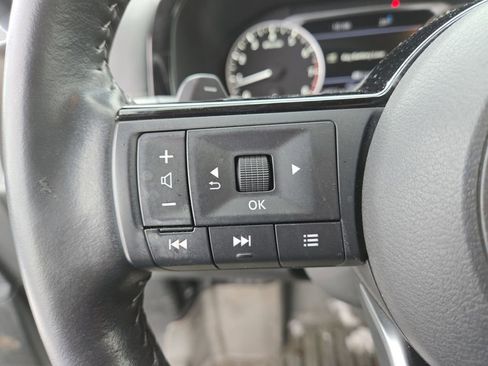 Used 2023 Nissan Pathfinder SL image 17