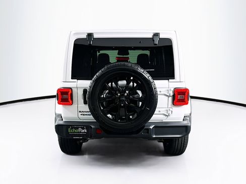Used 2025 Jeep Wrangler Sahara image 7