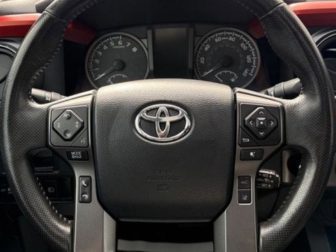 Used 2019 Toyota Tacoma TRD Sport AWD/4WD image 18