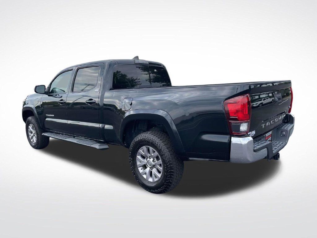 Used 2018 Toyota Tacoma SR5 RWD image 4