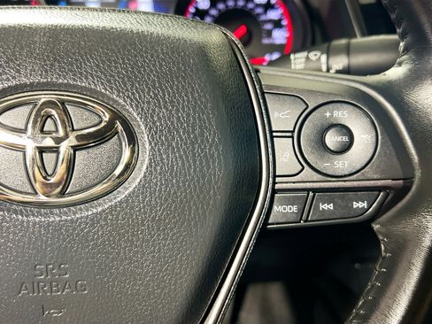 Used 2022 Toyota Camry XSE image 19