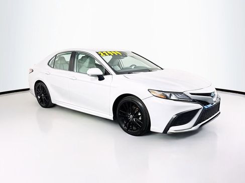 Used 2024 Toyota Camry XSE image 3
