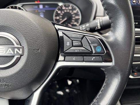Used 2024 Nissan Altima 2.5 SV w/ SV Premium Package FWD image 15