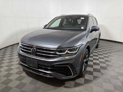 Used 2022 Volkswagen Tiguan SEL R-Line image 3