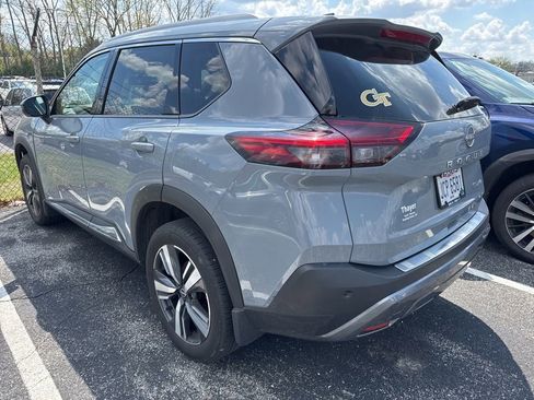 Used 2023 Nissan Rogue SL AWD/4WD image 3