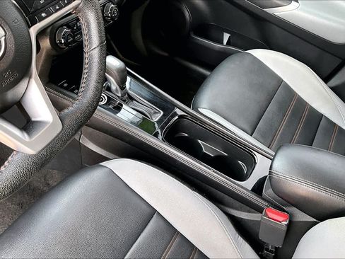 Used 2022 Nissan Kicks SR w/ Premium Package FWD image 14