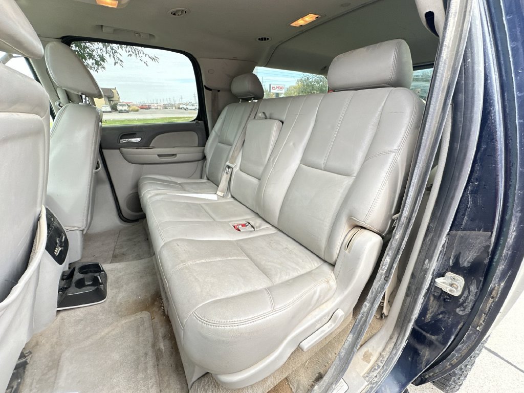 Used 2007 Chevrolet Suburban LTZ w/ LTZ Preferred Equipment Group AWD/4WD image 26