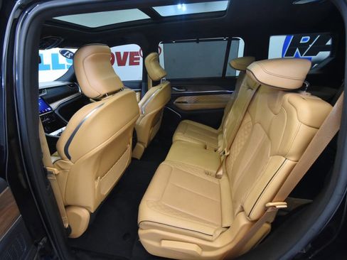 Used 2021 Jeep Grand Cherokee L Summit w/ Advanced Protech Group IV AWD/4WD image 18