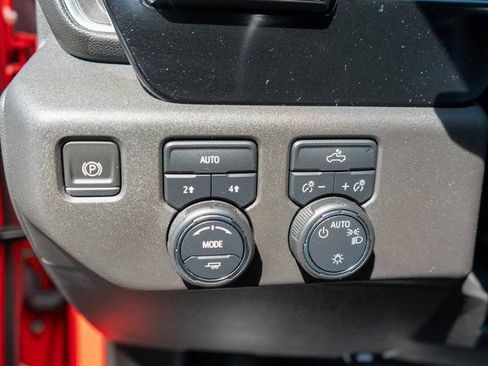 Used 2023 Chevrolet Silverado 1500 LT AWD/4WD image 19