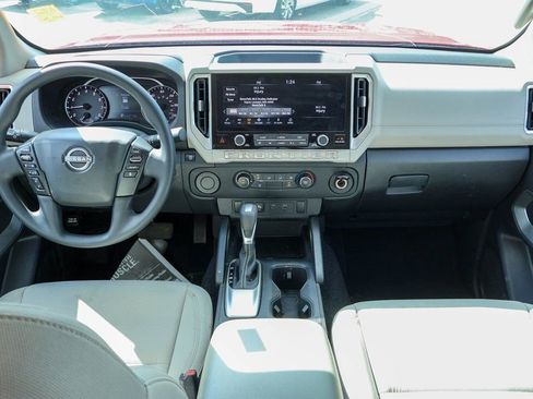 Certified 2025 Nissan Frontier SV image 6