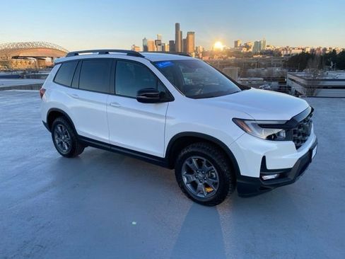 Used 2024 Honda Passport TrailSport image 31