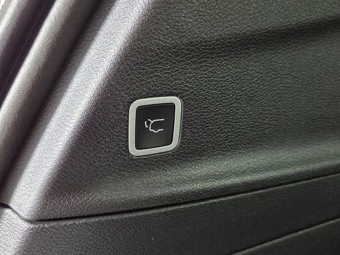 New 2025 Chrysler Pacifica Select image 11