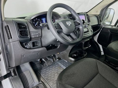 Used 2025 RAM ProMaster 2500 w/ Convenience Group FWD image 9