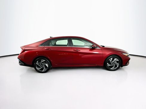 Used 2024 Hyundai Elantra Limited FWD image 10