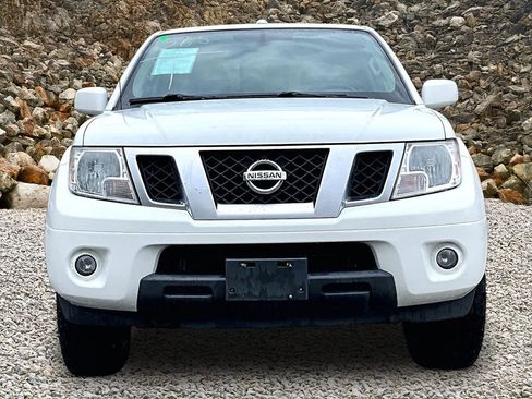 Used 2015 Nissan Frontier PRO-4X AWD/4WD image 3