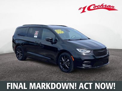 Used 2025 Chrysler Pacifica Limited