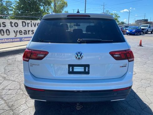 Used 2018 Volkswagen Tiguan SE AWD/4WD image 3