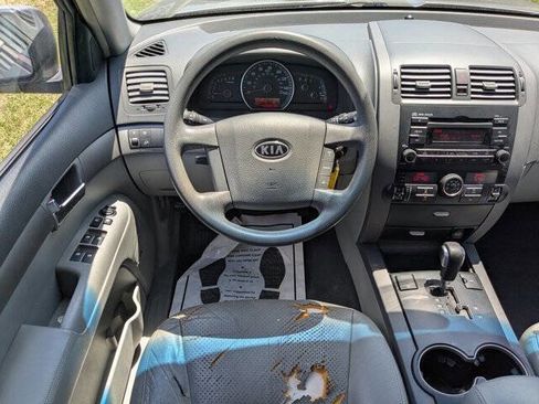 Used 2009 Kia Borrego LX w/ Convenience Pkg RWD image 27